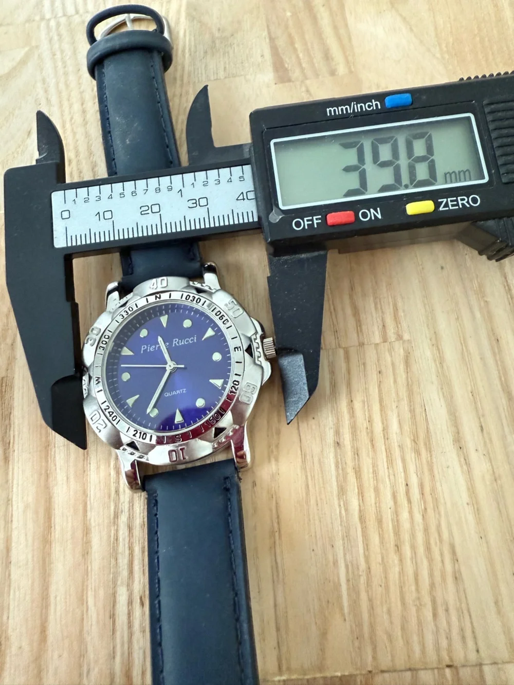 Pierre Rucci blue dial silver tone fashion watch NEW BATTERY